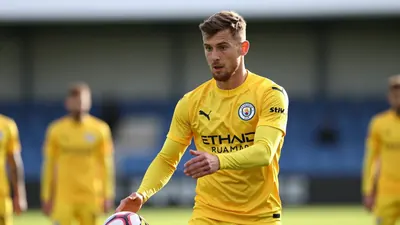 West Ham United have made a late deadline day offer to take Hull City defender Ryan Giles on loan with a future purchase...